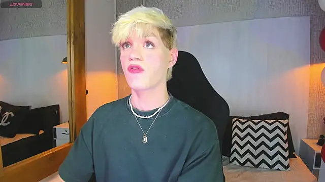 Snapshot of VladHellsing4 chatting on February 22, 2026, 4:27 pm VladHellsing4 online show from February 22, 2026, 4:27 pm