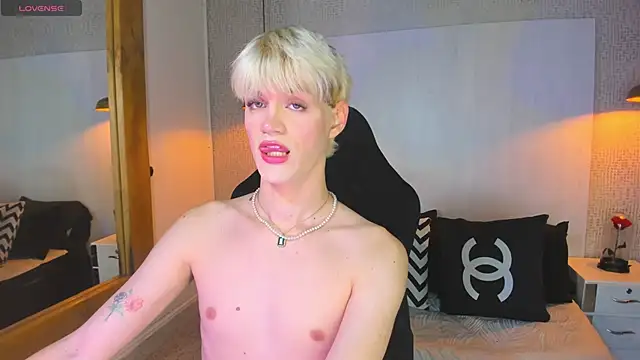 Snapshot of VladHellsing4 chatting on March 4, 2026, 2:34 pm VladHellsing4 online show from March 4, 2026, 2:34 pm