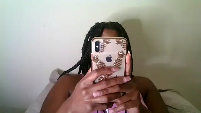 Snapshot of CaramelGoddessxoxo chatting on July 16, 2026, 10:16 pm CaramelGoddessxoxo online show from July 16, 2026, 10:16 pm