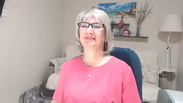 FleurMays online show from November 11, 2025, 9:42 am