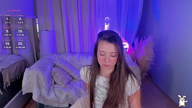 Snapshot of Goldy_Grace_ chatting on February 19, 2025, 6:10 pm Goldy Grace online show from February 19, 2025, 6:10 pm