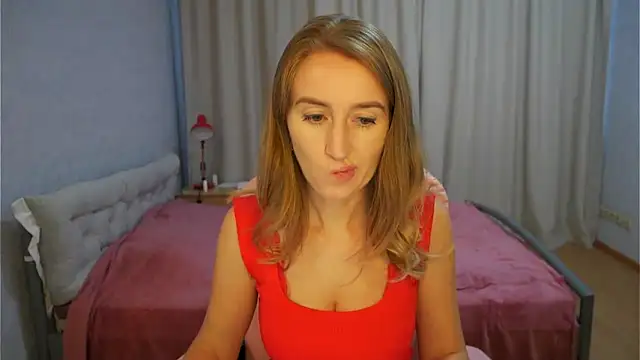 Sophiloren online show from June 13, 2026, 3:54 pm