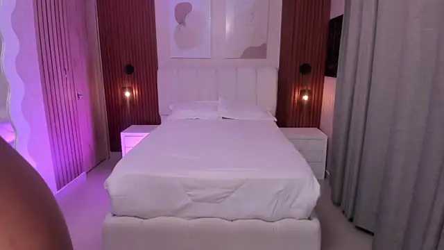 Snapshot of Leah_Sweetie chatting on October 21, 2025, 10:27 am Leah Sweetie online show from October 21, 2025, 10:27 am