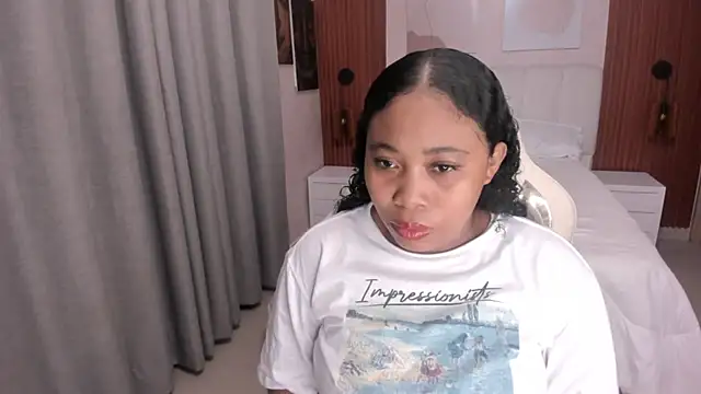 Snapshot of Leah_Sweetie chatting on November 10, 2025, 10:03 am Leah Sweetie online show from November 10, 2025, 10:03 am