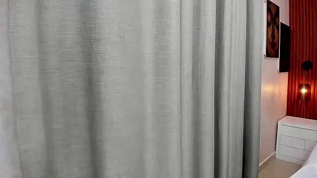 Snapshot of Leah_Sweetie chatting on November 12, 2025, 10:15 am Leah Sweetie online show from November 12, 2025, 10:15 am