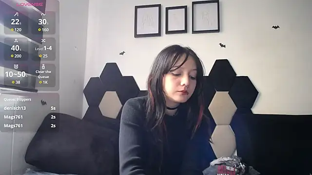 Snapshot of Maki_Zein chatting on December 10, 2024, 4:17 pm Maki Zein online show from December 10, 2024, 4:17 pm