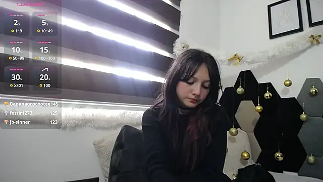 Snapshot of Maki_Zein chatting on December 13, 2024, 9:41 pm Maki Zein online show from December 13, 2024, 9:41 pm