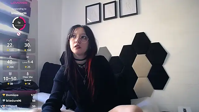 Snapshot of Maki_Zein chatting on January 14, 2025, 5:23 pm Maki Zein online show from January 14, 2025, 5:23 pm