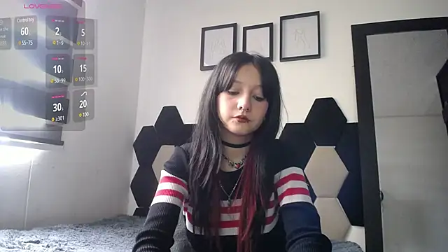 Snapshot of Maki_Zein chatting on February 7, 2025, 1:11 pm Maki Zein online show from February 7, 2025, 1:11 pm