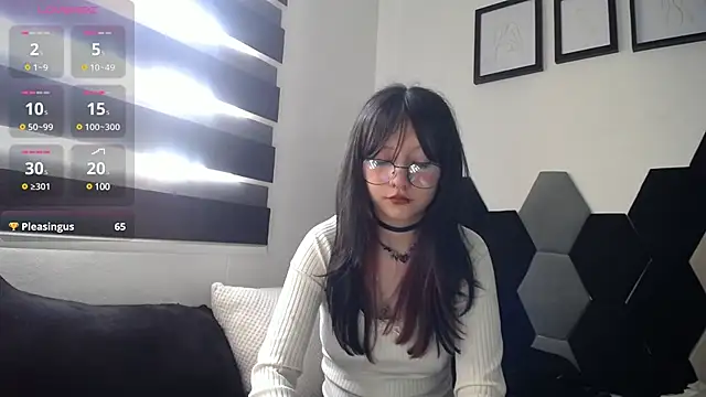 Snapshot of Maki_Zein chatting on March 10, 2025, 2:16 pm Maki Zein online show from March 10, 2025, 2:16 pm