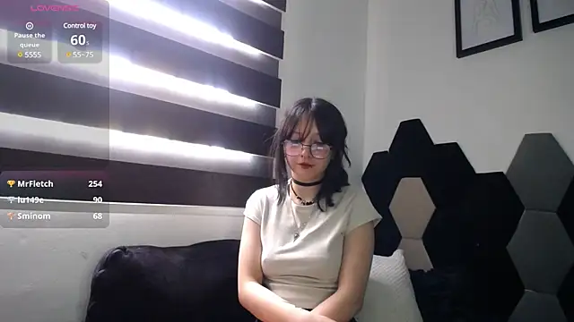 Snapshot of Maki_Zein chatting on March 11, 2025, 4:51 pm Maki Zein online show from March 11, 2025, 4:51 pm