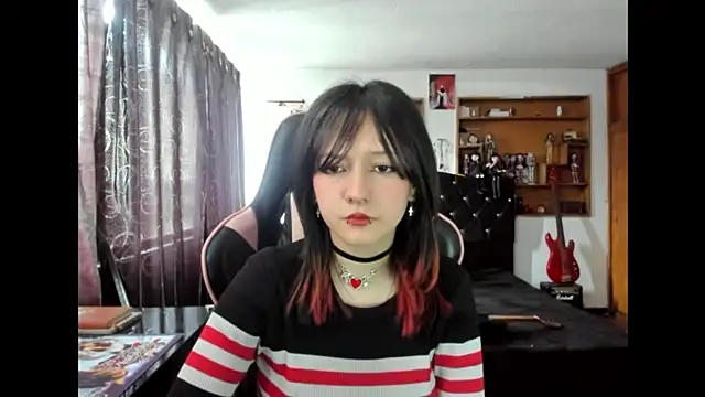 Snapshot of Maki_Zein chatting on October 3, 2025, 2:58 pm Maki Zein online show from October 3, 2025, 2:58 pm