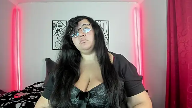 RubyPirsso18 online show from December 31, 2024, 9:17 pm