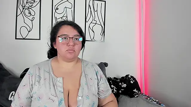 RubyPirsso18 online show from January 25, 2025, 11:22 pm