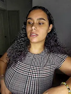 cinnaminnie online show from January 6, 2026, 8:12 pm