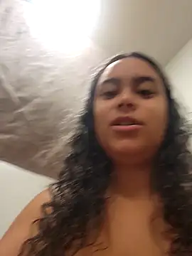 cinnaminnie online show from February 1, 2026, 7:01 pm