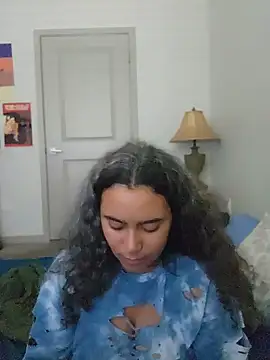 cinnaminnie online show from June 1, 2026, 5:36 pm