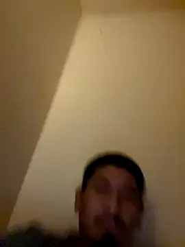 twohightwonut805 online show from December 4, 2025, 10:57 am