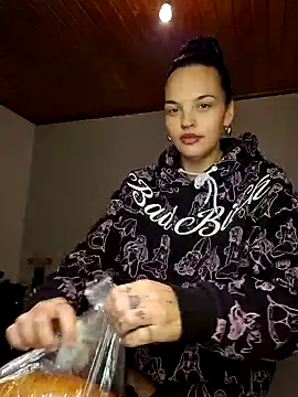 Jujuicy 97 online show from December 10, 2024, 5:07 am