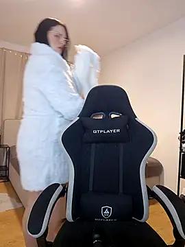 Jujuicy 97 online show from November 8, 2025, 5:23 pm