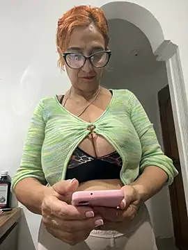 Snapshot of anastasia_and_jordan chatting on May 14, 2026, 9:38 am anastasia and jordan online show from May 14, 2026, 9:38 am
