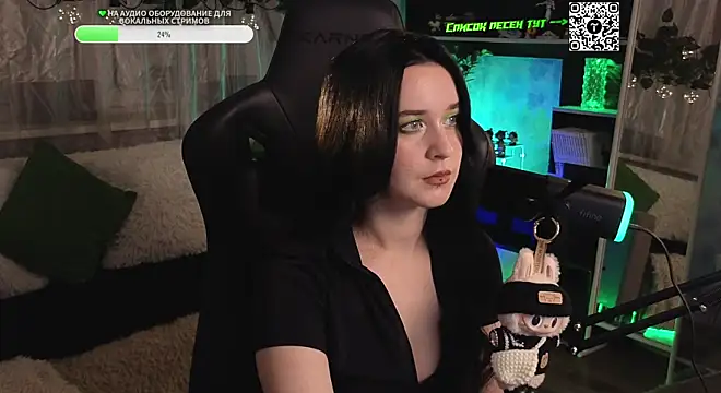 Snapshot of KiraLiLime chatting on October 17, 2025, 8:00 pm KiraLiLime online show from October 17, 2025, 8:00 pm