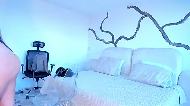 BridgetRodriguez online show from January 23, 2025, 12:30 pm