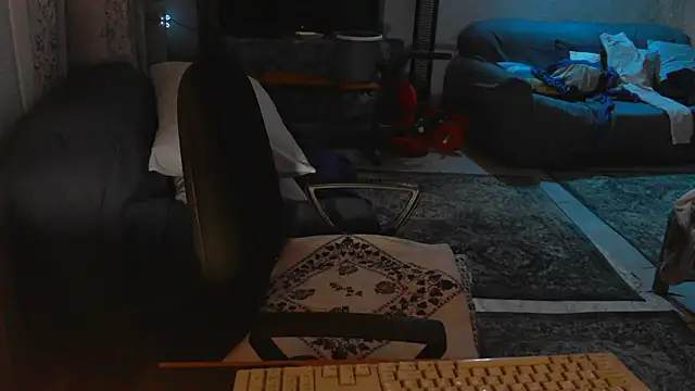 Snapshot of TebaldHot chatting on October 26, 2025, 12:44 pm TebaldHot online show from October 26, 2025, 12:44 pm