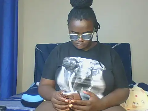 Snapshot of Montel_Montel_ chatting on February 3, 2025, 8:35 pm Montel Montel online show from February 3, 2025, 8:35 pm