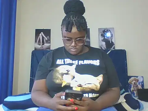 Snapshot of Montel_Montel_ chatting on February 14, 2025, 12:14 pm Montel Montel online show from February 14, 2025, 12:14 pm