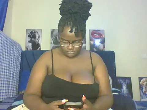 Snapshot of Montel_Montel_ chatting on October 7, 2025, 12:24 pm Montel Montel online show from October 7, 2025, 12:24 pm