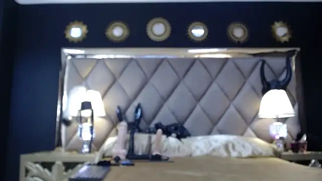 Snapshot of EvaBellucci_ chatting on January 4, 2025, 12:05 am EvaBellucci online show from January 4, 2025, 12:05 am