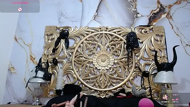 EvaBellucci  online show from October 22, 2025, 7:46 pm