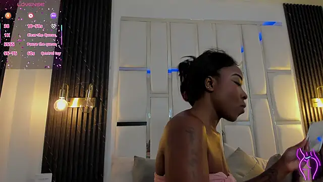 mia schwarz online show from October 10, 2025, 12:59 pm