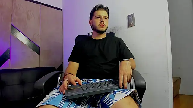 danielclarton1 online show from October 6, 2025, 11:13 pm