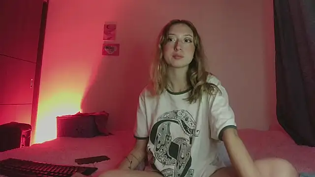 Snapshot of Imsophie_collins chatting on December 3, 2024, 3:52 am Imsophie collins online show from December 3, 2024, 3:52 am