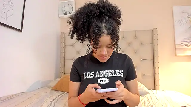 vanesasexyhot21 online show from March 21, 2026, 2:16 am