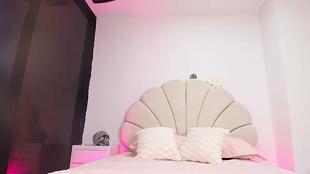 aisha sh online show from October 28, 2025, 11:58 am