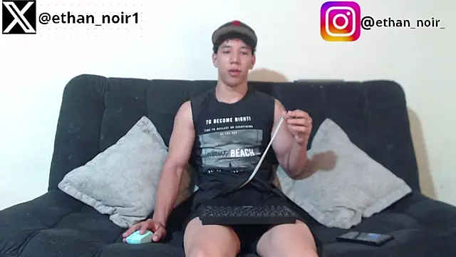 Snapshot of ethan_noir chatting on March 21, 2025, 4:51 pm ethan noir online show from March 21, 2025, 4:51 pm
