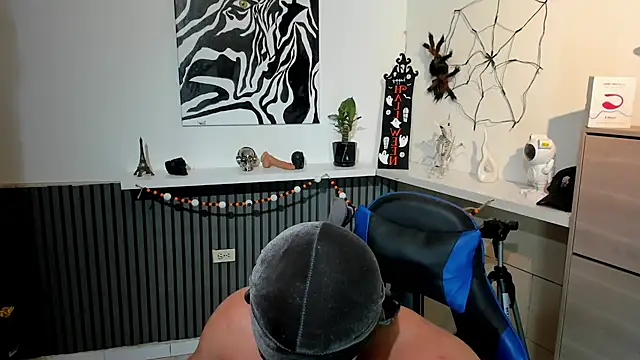 Snapshot of Daemon21 chatting on October 21, 2025, 2:56 am Daemon21 online show from October 21, 2025, 2:56 am