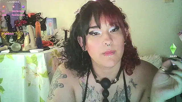 Snapshot of Ruby_Skywalker_ chatting on January 22, 2025, 2:26 am Ruby Skywalker online show from January 22, 2025, 2:26 am