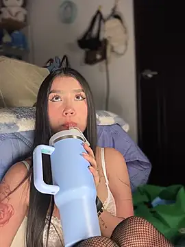 -Loren- online show from May 28, 2026, 12:02 pm