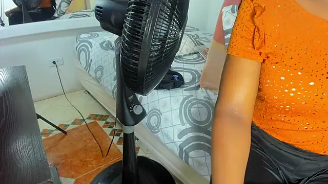 Evelonga 707 online show from January 30, 2025, 7:04 pm