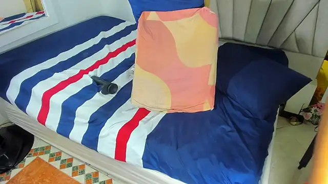 Evelonga 707 online show from February 13, 2025, 10:00 pm