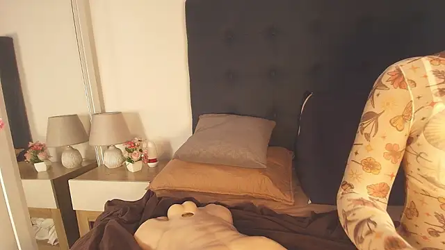 Evelonga 707 online show from March 11, 2026, 7:09 pm