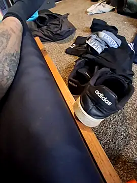 Snapshot of degiggxxx chatting on November 9, 2025, 8:29 pm degiggxxx online show from November 9, 2025, 8:29 pm