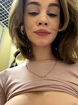 Snapshot of Street_young chatting on December 4, 2024, 12:25 pm Street young online show from December 4, 2024, 12:25 pm