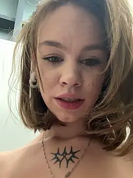 Snapshot of Street_young chatting on December 8, 2024, 5:33 pm Street young online show from December 8, 2024, 5:33 pm