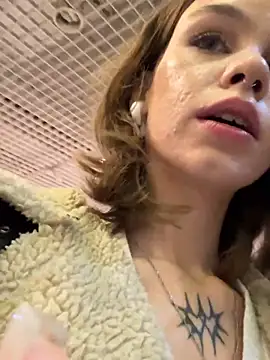 Snapshot of Street_young chatting on December 11, 2024, 3:15 pm Street young online show from December 11, 2024, 3:15 pm