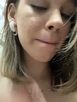 Snapshot of Street_young chatting on February 8, 2025, 12:17 pm Street young online show from February 8, 2025, 12:17 pm